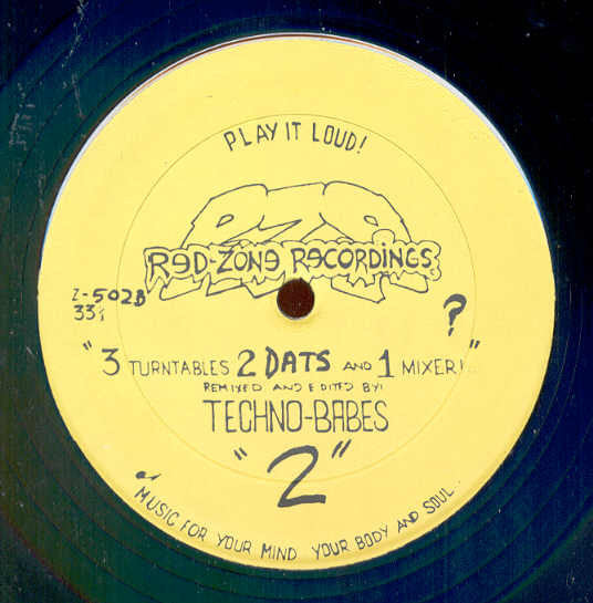 Techno-Babes : "2" : 3 Turntables 2 DATs And 1 Mixer!... (12", Mixed, Yel)