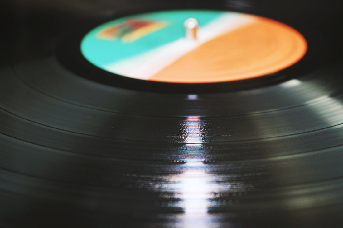 Why Vinyl Records Are Better Than CDs In The Streaming Age