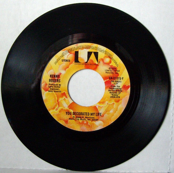 Kenny Rogers : You Decorated My Life / One Man's Woman (7", Single, Pit)